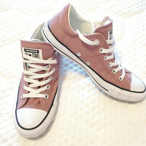 thick tongue converse