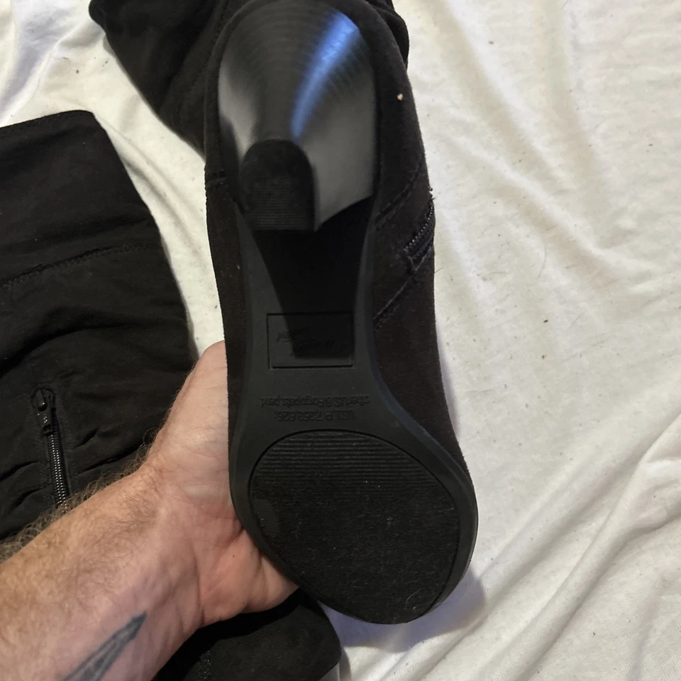 Botas de Suade Mooties Tootsies Con Colinas Talla 7 1/2 Foto 4 de 4