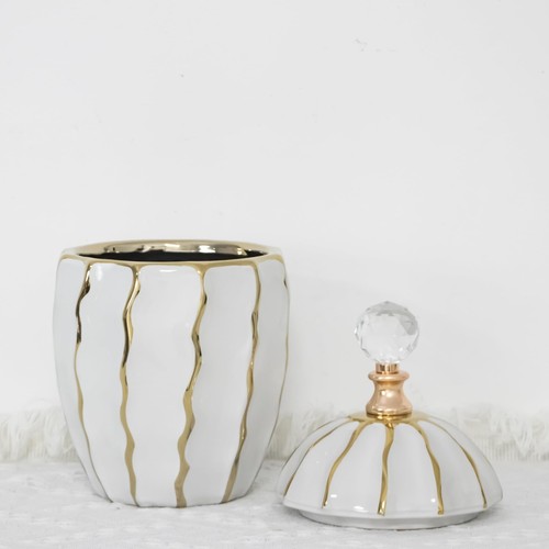 Modern white ceramic decorative jar with lid and storage function, making the... - Bild 3 von 6