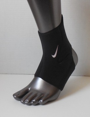 Nike Pro Ankle Sleeve 3.0 Unisex Adult Black/White Large Only 1 Ankle Sleeve