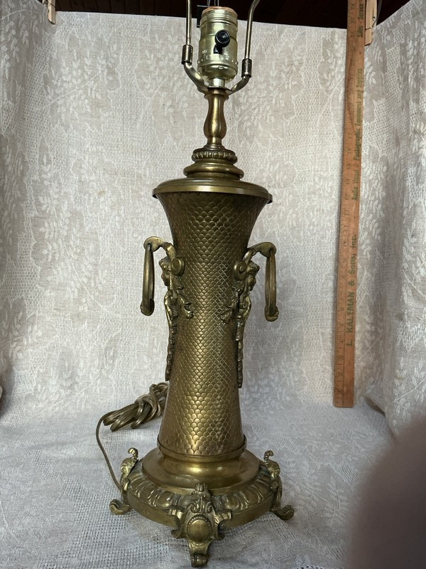 ANTIQUE OR VINTAGE COLLECTIBLE TABLE BRONZE LAMP  NEOCLASSICAL 19 - 20 Century