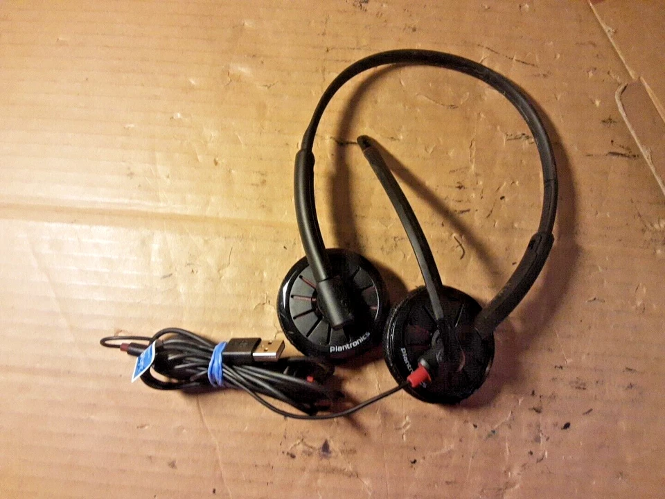 Plantronics Blackwire 300 DA Series 325T Stereo USB Plug Headset In Pouch READ - Image 2 of 4