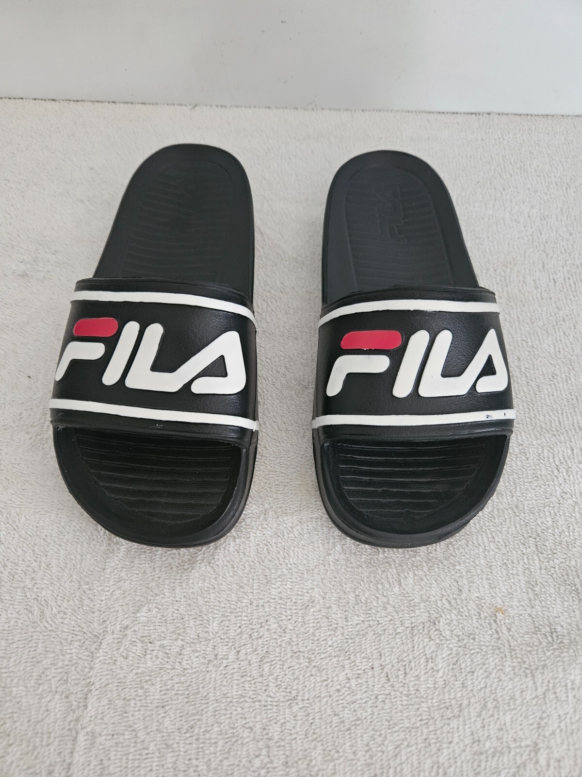 Sandali da bambino Fila neri in polietilene eleganti con slide