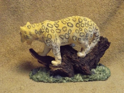 Leopard Figurine - New in Box - Picture 3 of 7