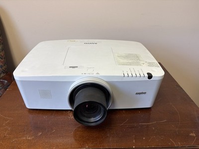 Sanyo PLC-XM100 Multimedia Projector 2448H Lamp Tested Power Adapter Included