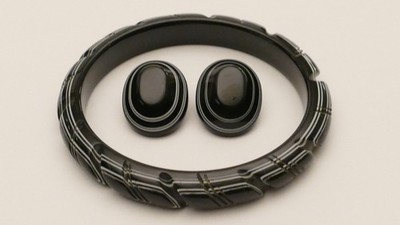 Art Deco Lea Stein? Armreif + Clips schwarz black layered carved bangle bakelit?