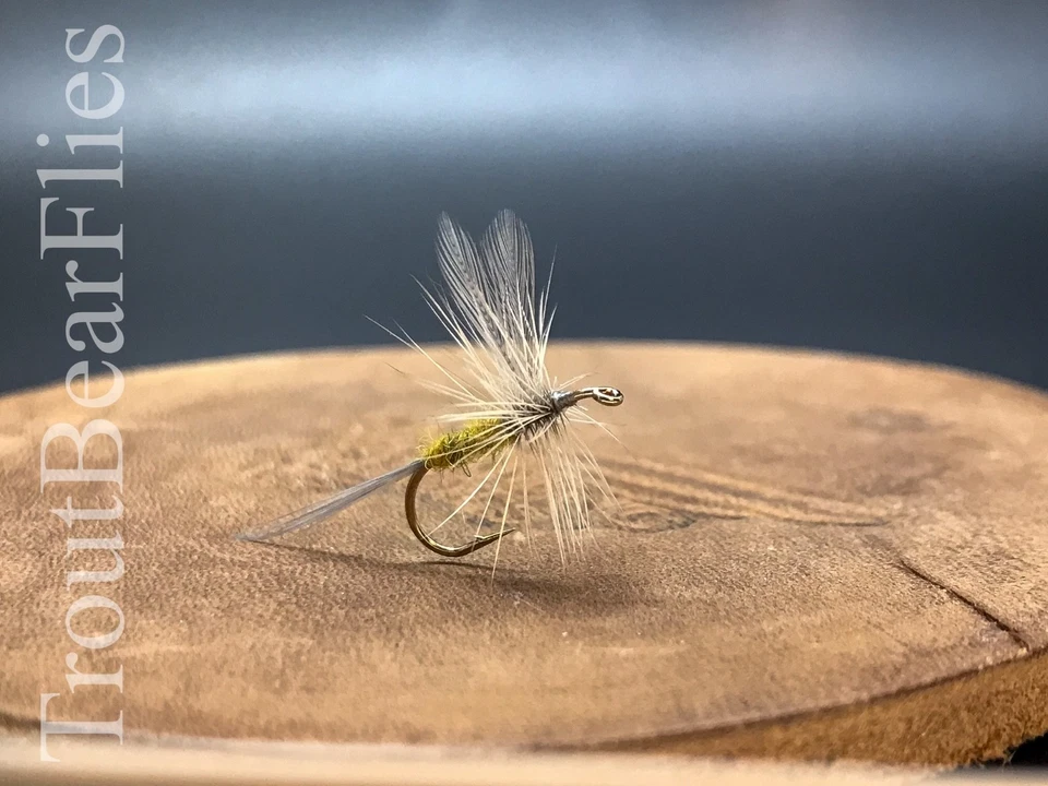 Orvis fly box with 40 catskill dry flies made in the USA - Image 4 of 4