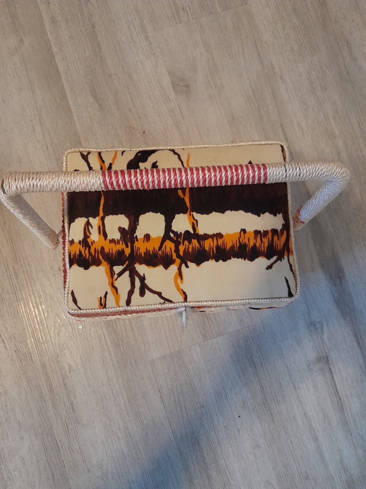 Vintage Sewing Basket 9" x 6.5" x 6.5"