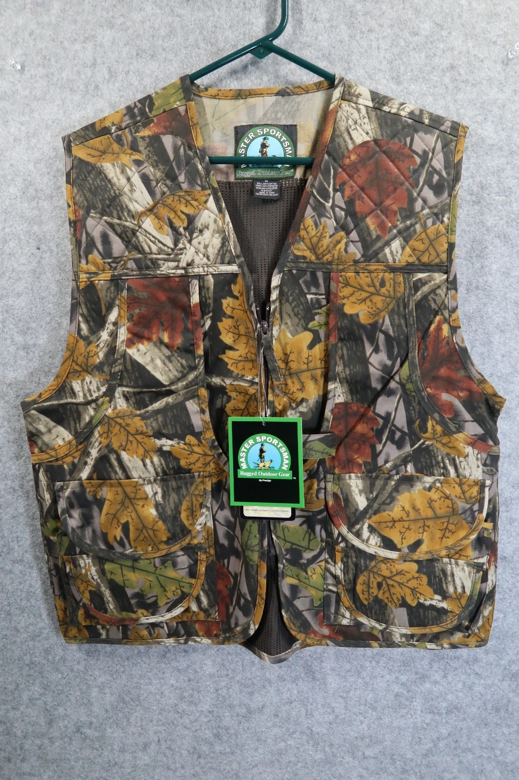 Master Sportsman Vest Mens Medium Camo NEW Hunting Outdoor Pockets Camp Shoot