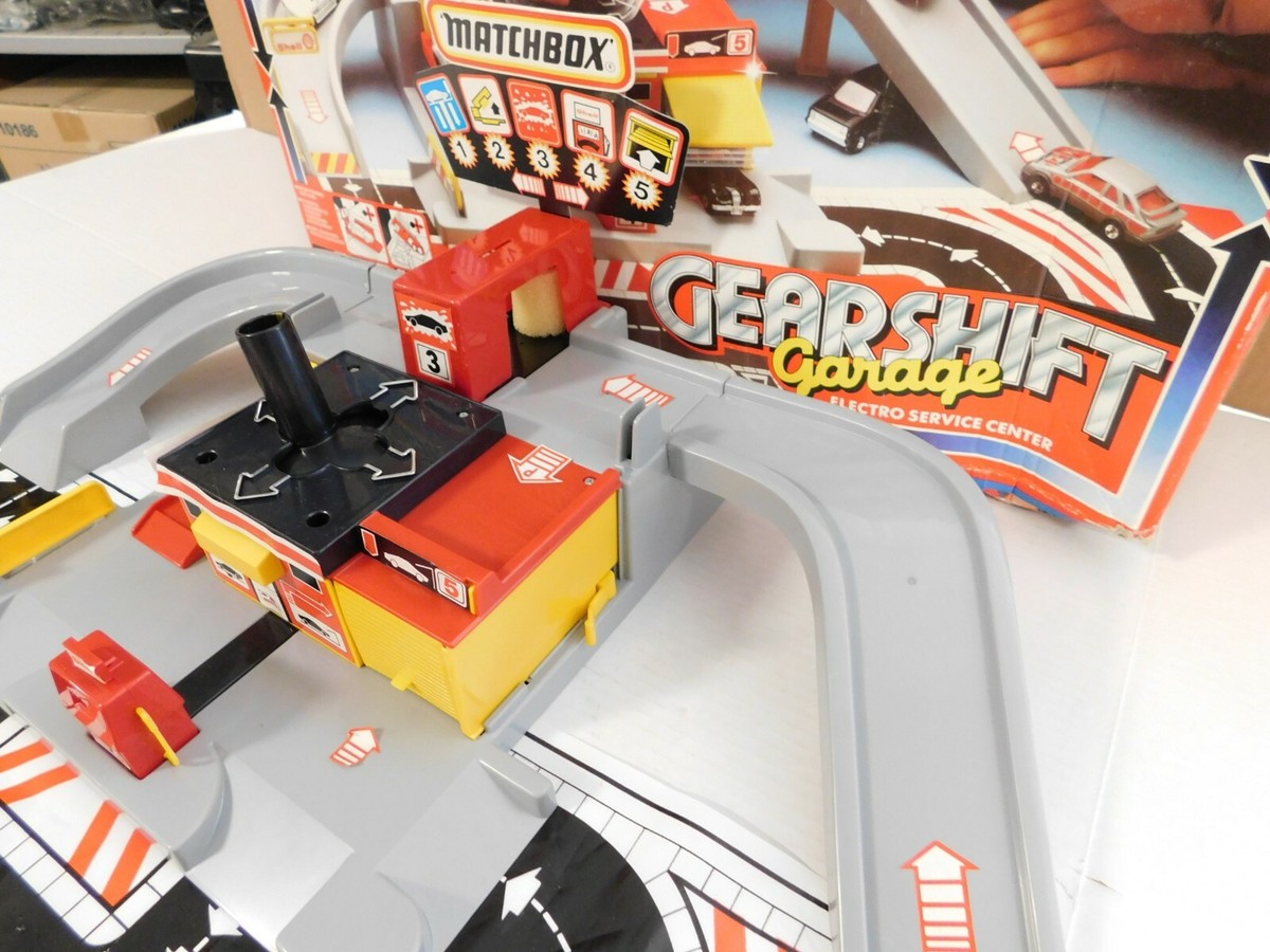 VINTAGE 1985 MATCHBOX GEARSHIFT GARAGE MG-9 Playset, Incomplete