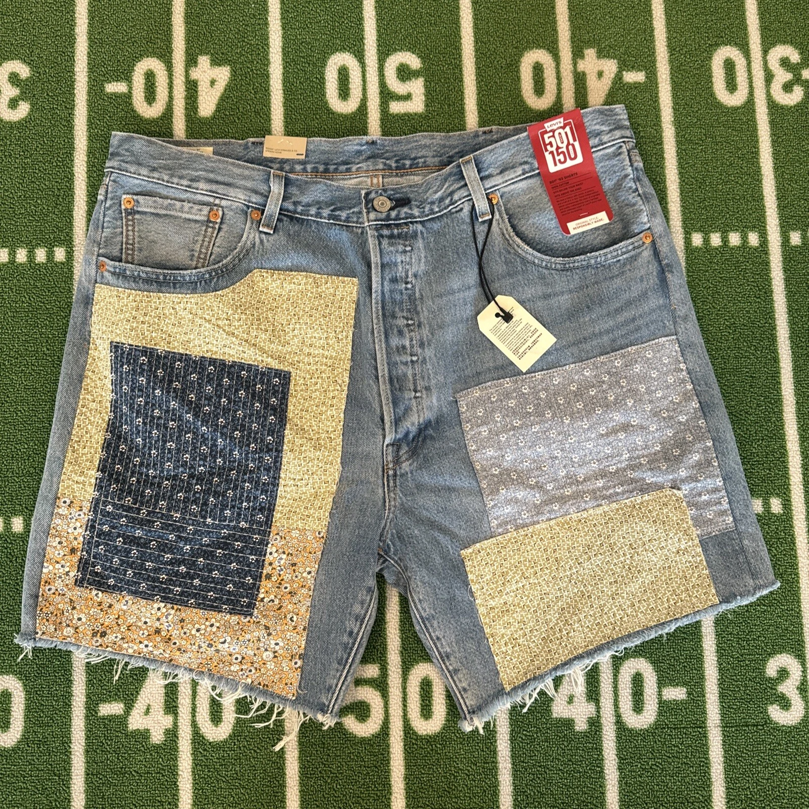 Levis Premium 501 150th Anniversary 93' Sashiko Patchwork 7" Shorts Men’s Sz 40
Opens in a new windo