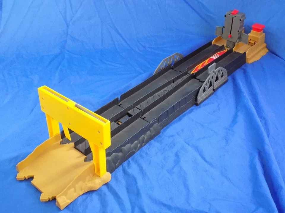 Disney Pixar CARS Ready Set Race XRS DRAG RACING Dragstrip Playset Tested 2018 - Image 2 of 4