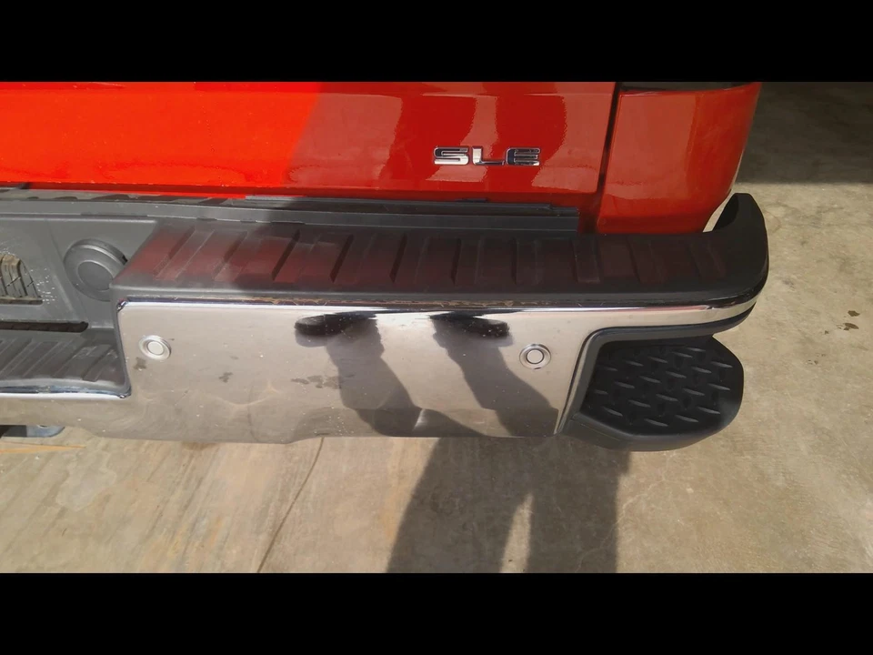 Used Rear Bumper Assembly Rear fits: 2018 Gmc Sierra 1500 pickup step bumper chr Foto 3 de 4