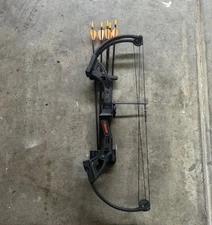  Bear Archery Youth Brave 3 Compound Bow Set - Lightly used target only