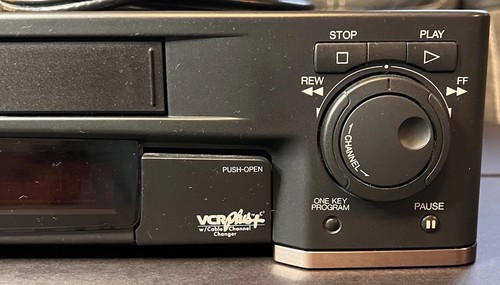 Mitsubishi HS-U560 VCR VHS Video Cassette Recorder - FOR PARTS/REPAIR - Picture 4 of 8