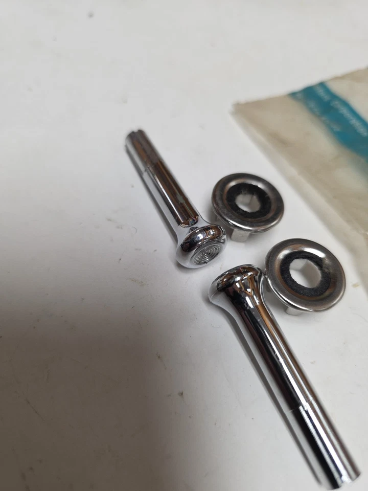 GM NOS 1975-1978 C10 K10 Blazer Jimmy cerradura de puerta perilla y ojal 330485 9813799 Foto 3 de 4