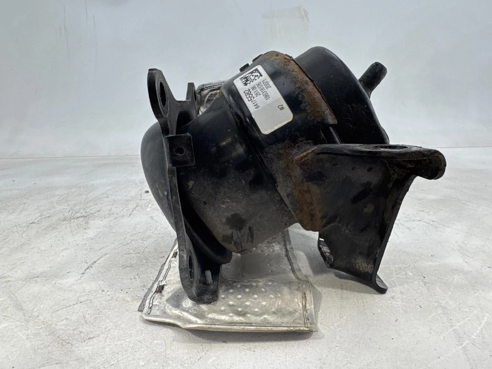 2015-2020 GMC YUKON XL 1500 FRONT RIGHT SIDE ENGINE MOTOR MOUNT OEM 84175582 - Image 3 of 4