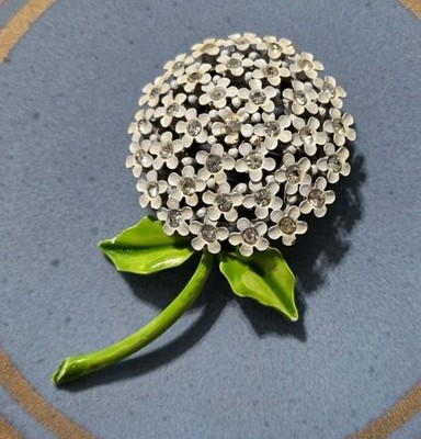 VINTAGE WEISS FLOWER BROOCH SIGNED WHITE HYDRANGEA 