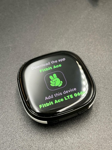 *Fitbit Google Ace LTE - Kids Smartwatch - Spicy - Moovin - Zdjęcie 7 z 7