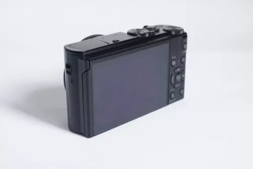 Panasonic DMC-LX10 (LX15) 20.1MP 4K Lumix Digital Camera - Picture 7 of 12
