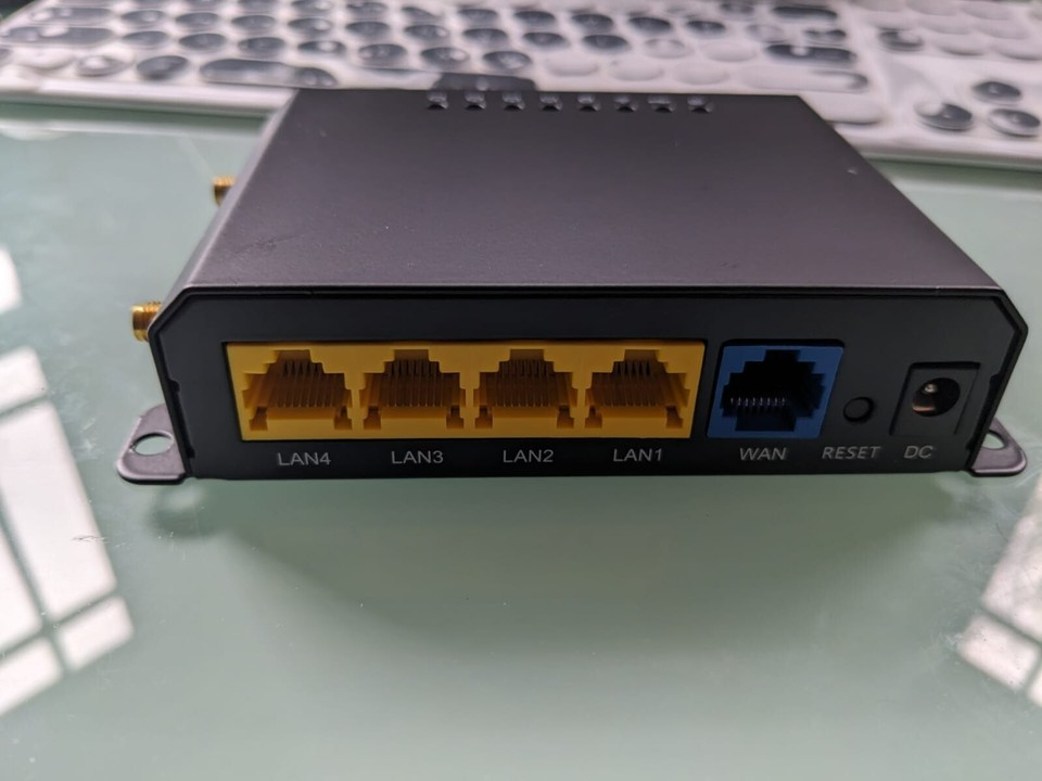 Pre-Owned ZBT WE826-T2 4G LTE Router Sim Card Slot Wireless Router ...