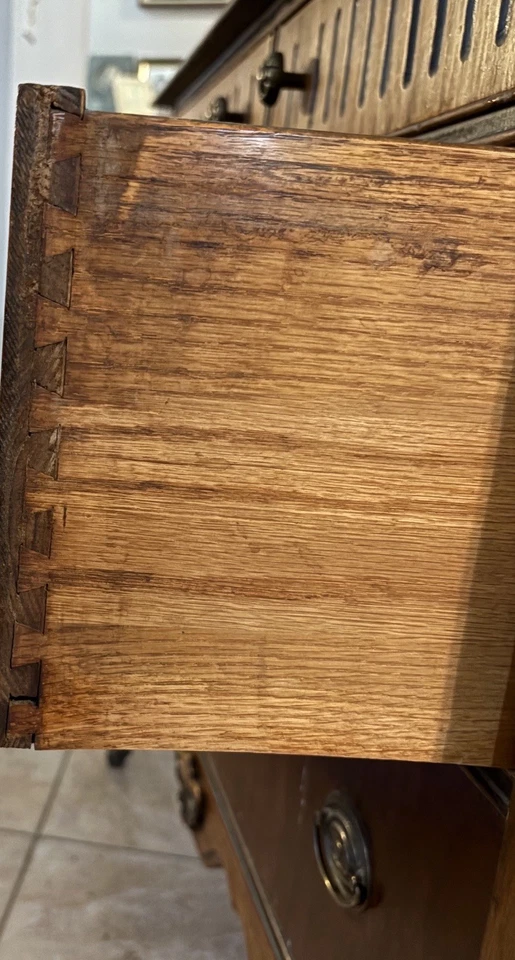 Cómoda vintage de roble con cajones, ruedas, espejo Foto 3 de 4