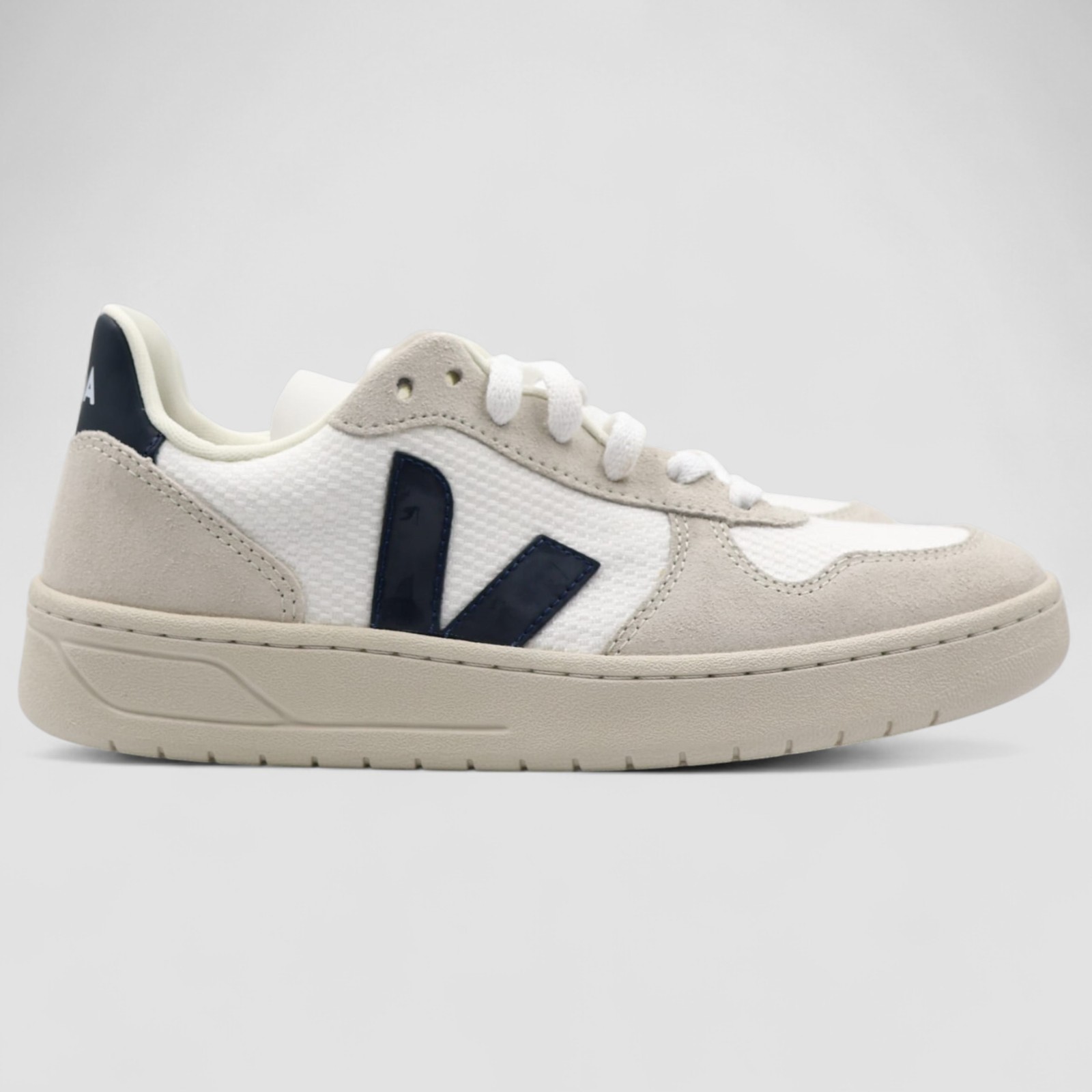 Veja V-10 Womens Sneakers in Size 8 White Leather Eco-Friendly