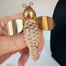 VTG. ESTATE MCM CLEAR CRISS-CROSSED LUCITE RARE GOLD TONE DRAGONFLY BROOCH-188