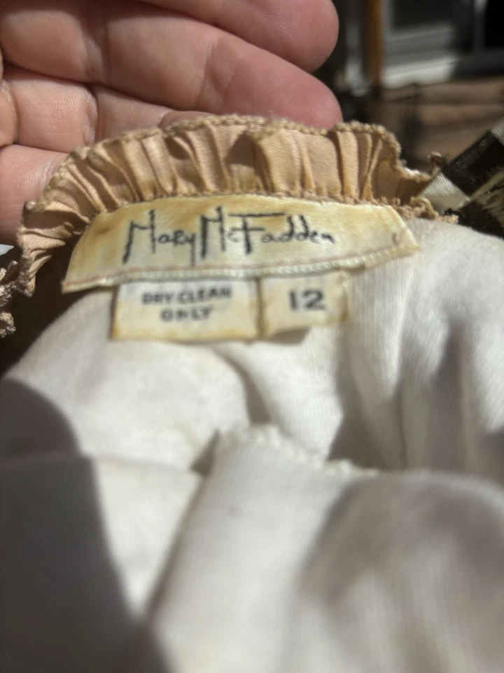 Mary McFadden Couture Fortuny Pleat Evening Gown Size 12 Beige With Gold Trim - Image 4 of 4