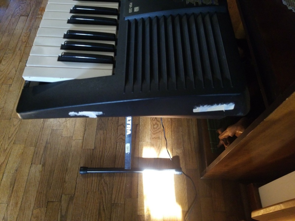 YAMAHA PSR-330 PORTATONE ELECTRONIC KEYBOARD 61 Key YAMAHA PSR-330 PORTATONE ELECTRONIC KEYBOARD 61 Key