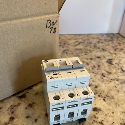 Allen-Bradley 1492-SP3D100 Circuit Breaker 10A SER C 3-Poles 1492SP3D100
