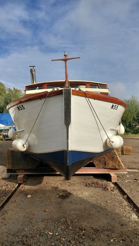 Classic Norfolk Broads Cruiser Widebeam Live aboard boat - Picture 15 of 21