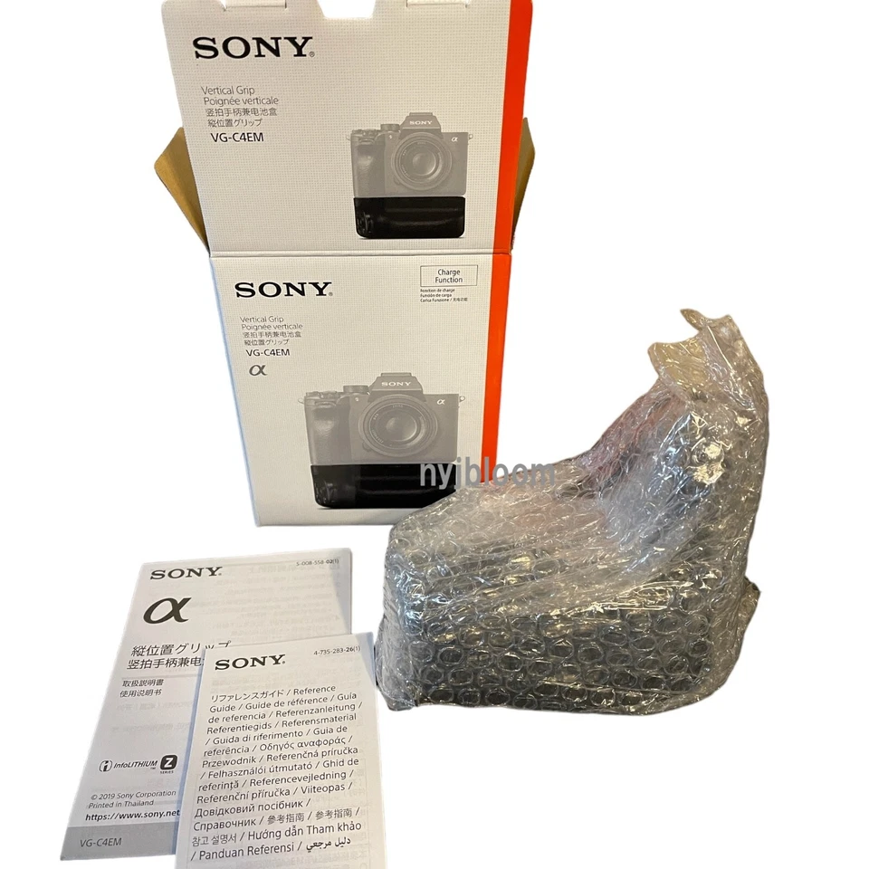 New SONY VG-C4EM Vertical Battery Grip for α7RV, α7IV, α7RIV, α7SIII, α9II - Image 3 of 4