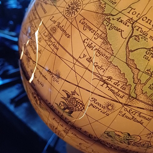 World Globe on stand / Lit / 1500's - 1600's mythical sea creatures - Picture 14 of 17