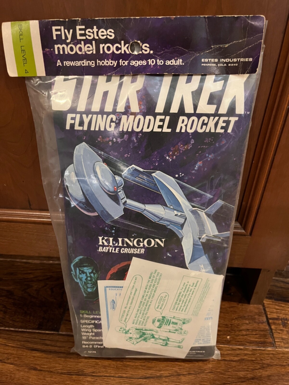 Estes 1975 Star Trek Klingon Battle Cruiser Flying Model Rocket Kit SEALED