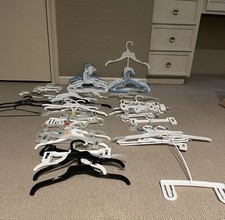 Nice Assorted Children s Hangers White Blue Black Clear Plastic Lot Of 80