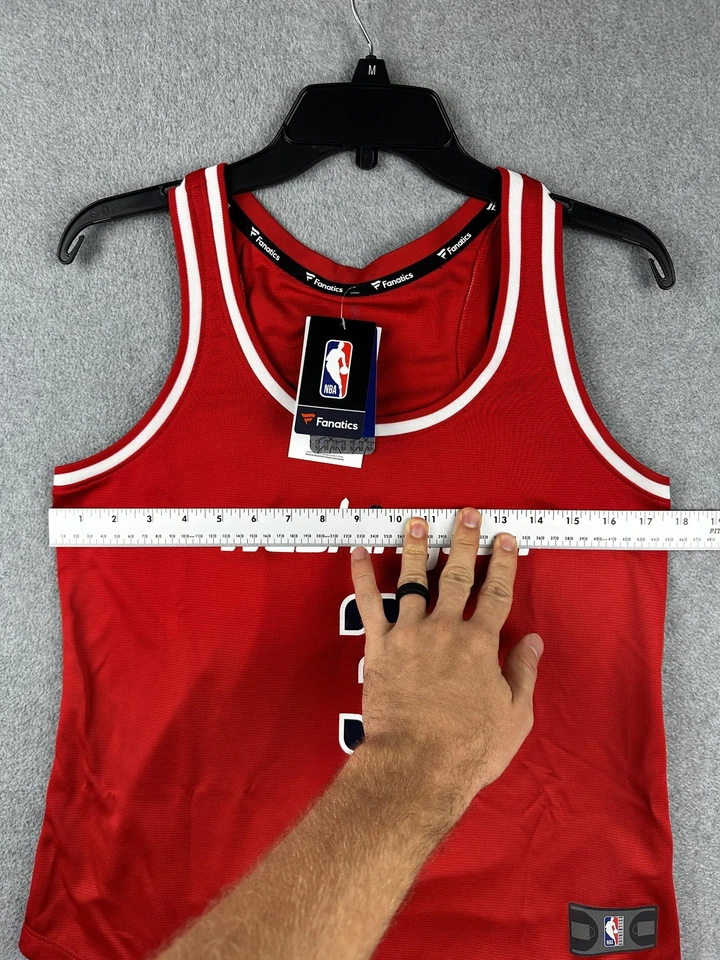 Nueva camiseta de baloncesto de la NBA roja mediana de los Washington Wizards para mujer 3 fanáticos Foto 3 de 4