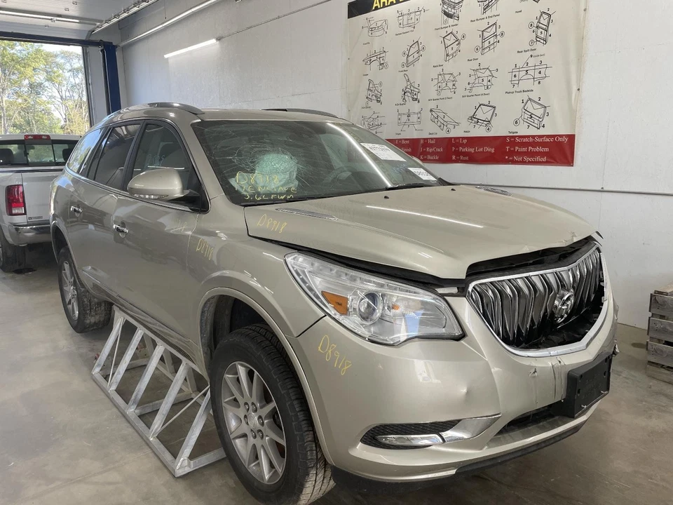 Used Washer Fluid Reservoir fits: 2017 Buick Enclave Grade A Foto 4 de 4