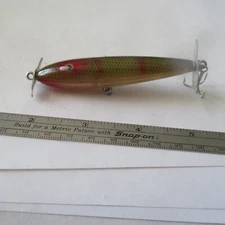 FISHING LURE UNKNOWN 3" CLEAR MINNOW  BLACK BACK & GREEN SCALES  2 PROP NEW