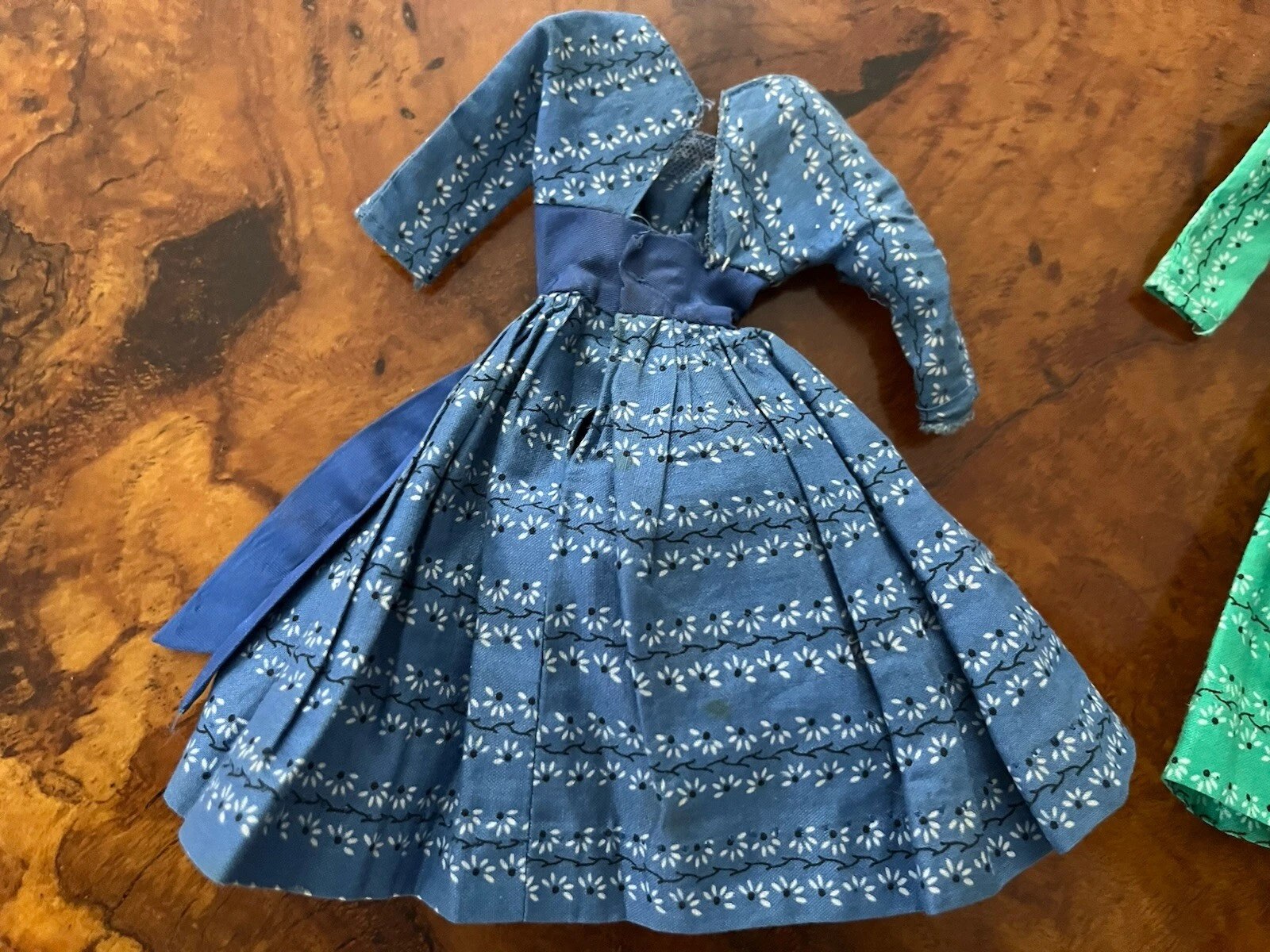 Barbie Vintage Let’s Dance Blue #978 E Swingin Easy #995 Vestito Verde Supreme!