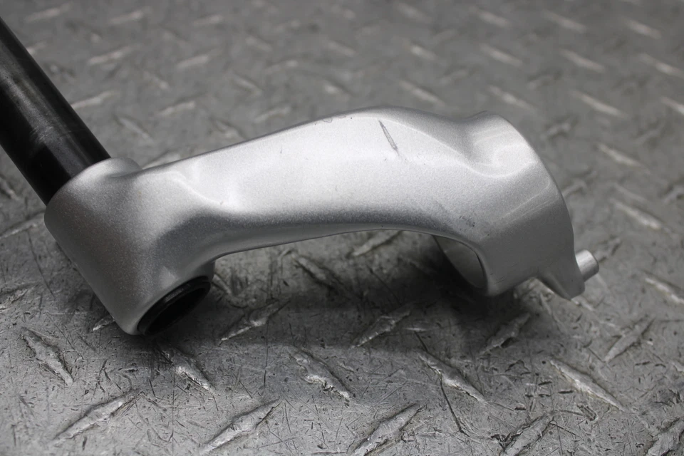 Suzuki GW250F 2015 juego de pares de manillar izquierdo derecho clip ons 56211-48H00 Foto 2 de 4