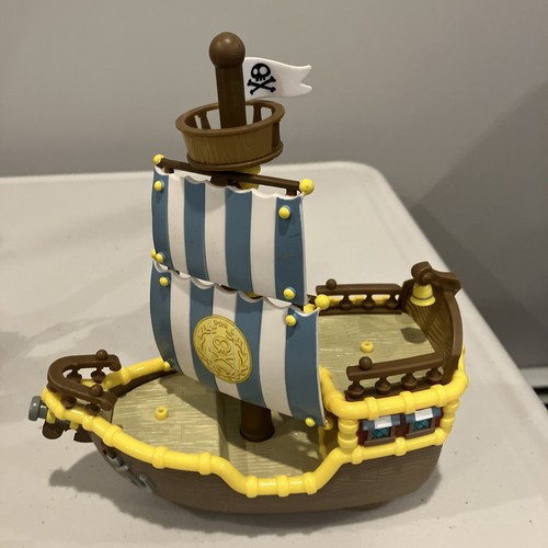 Disney Jake and the Neverland Pirates Mini Bucky Treasure Shipwreck Playset - Picture 2 of 12