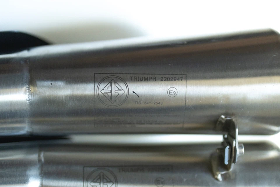 Escape antideslizante Triumph Street Scrambler 900 T2202947 se adapta a 2017-2020 precio de venta sugerido por el fabricante 799 USD Foto 4 de 4