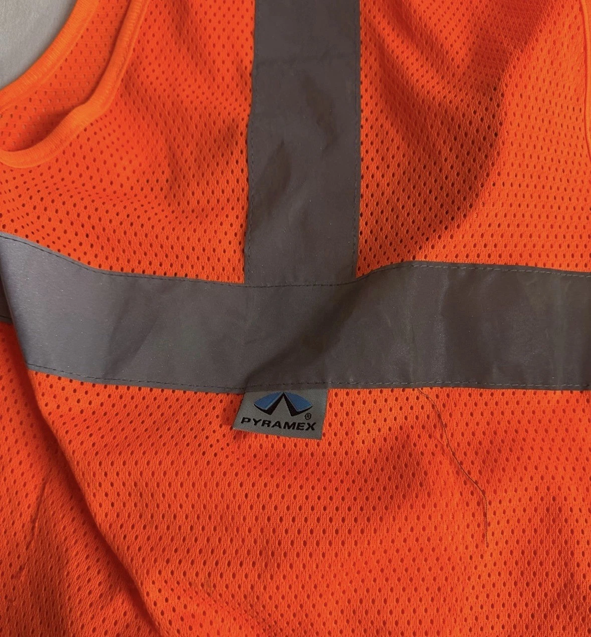 Pyramex Type R Class 2 mesh surveyor safety vest in high-visibility orange - product detail image 4
