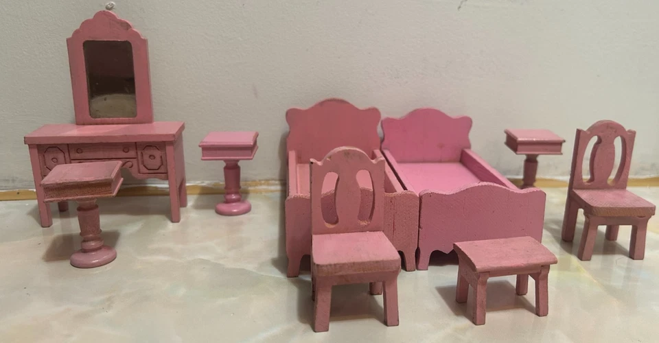 Antique 1938 STROMBECKER 9 Piece Pink Bedroom Set Dollhouse Miniature lot - Image 4 of 4