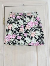 CROFT  BARROW CLASSIC FIT STRETCH SKORT - Womans Sz 8 - Front  Back Pockets