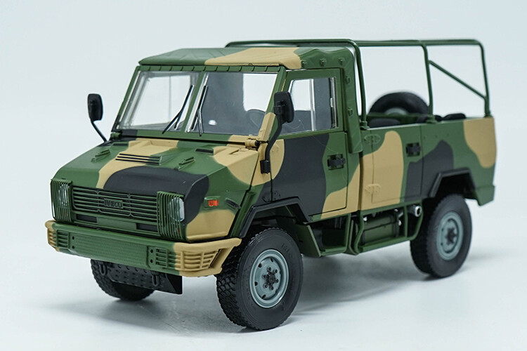 1/24 IVECO Military Vehicle NJ2046 Diecast Metal Model Car Collection Green