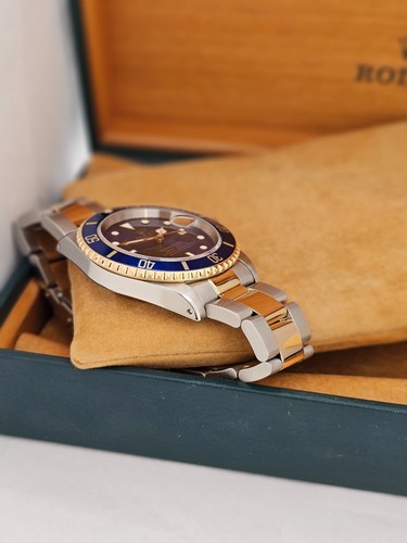 Rolex Submariner Date 16613LB Bluesy, 1996 Full Set with 2022 Rolex Service - Picture 5 of 21