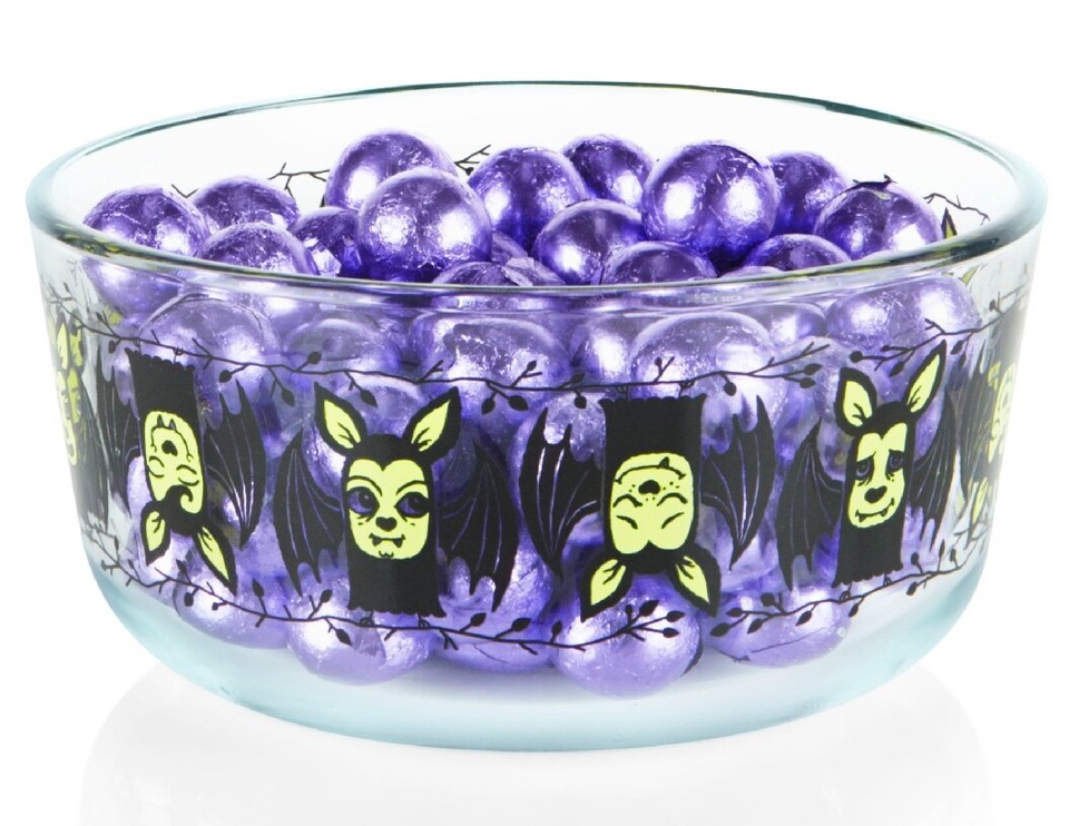 ️ New PYREX 4 Cup Creepy Skulls HALLOWEEN STORAGE *Choose: BATS or ...
