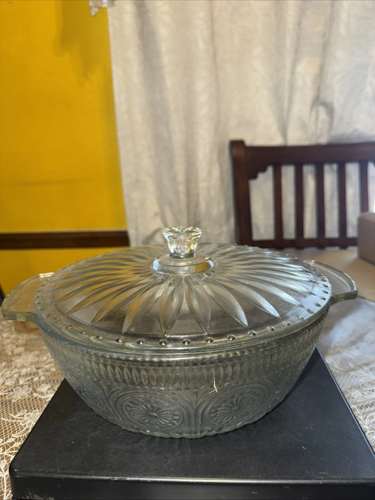 Pioneer Woman Adeline 2.5qt Round Decorative Clear Glass Casserole Dish W/Lid
